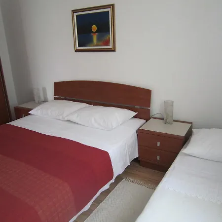 Veronika 1 Apartment *